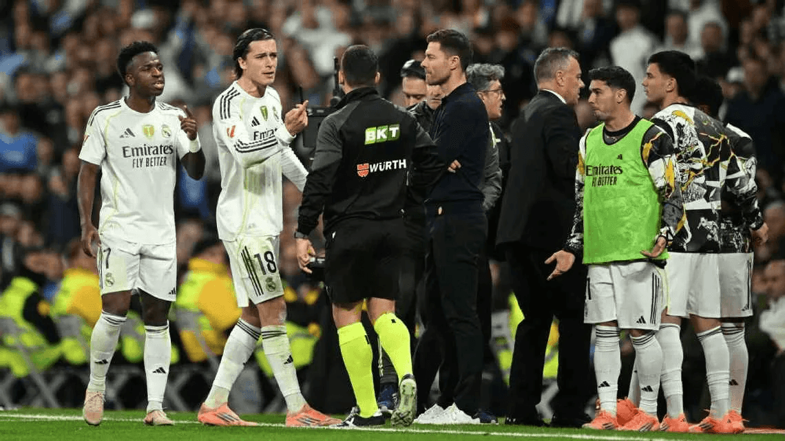 علاقات متوترة مع ألونسو: 3 لاعبين أساسيين في ريال مدريد هم فينيسيوس وبيلينغهام وفالفيردي