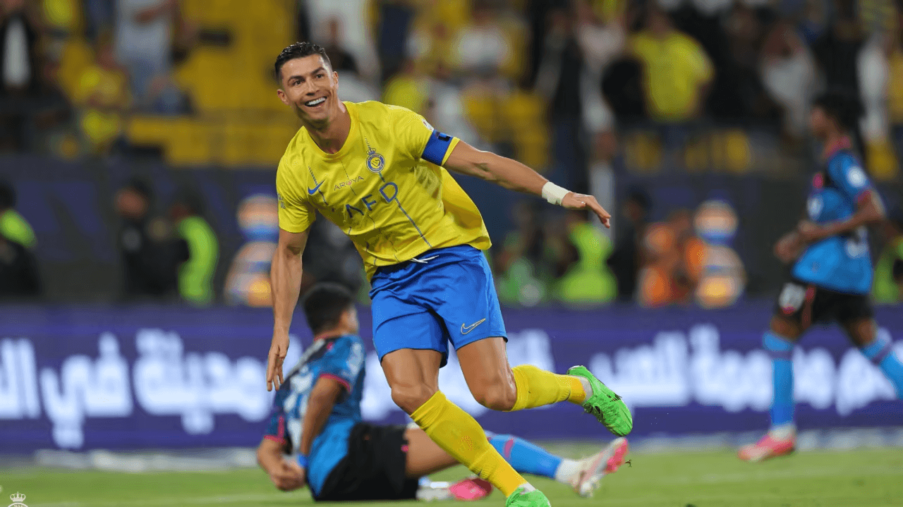 صدمة استطلاع MLS! 13 من 22 من المديرين التنفيذيين الرئيسيين يريدون ضم رونالدو – فقط 8 يرفضون الأسطورة، لقاء ميسي قادم!