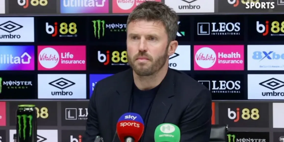 ক্যারিক মেনু এবং ম্যাগওয়ায়ারের চুক্তি বিষয়ে আলোচনা করেন ম্যাচের পর