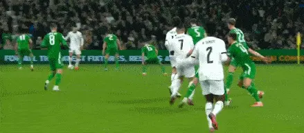 رونالدو، البرتغال، أيرلندا، بطاقة حمراء، كاميل لايف