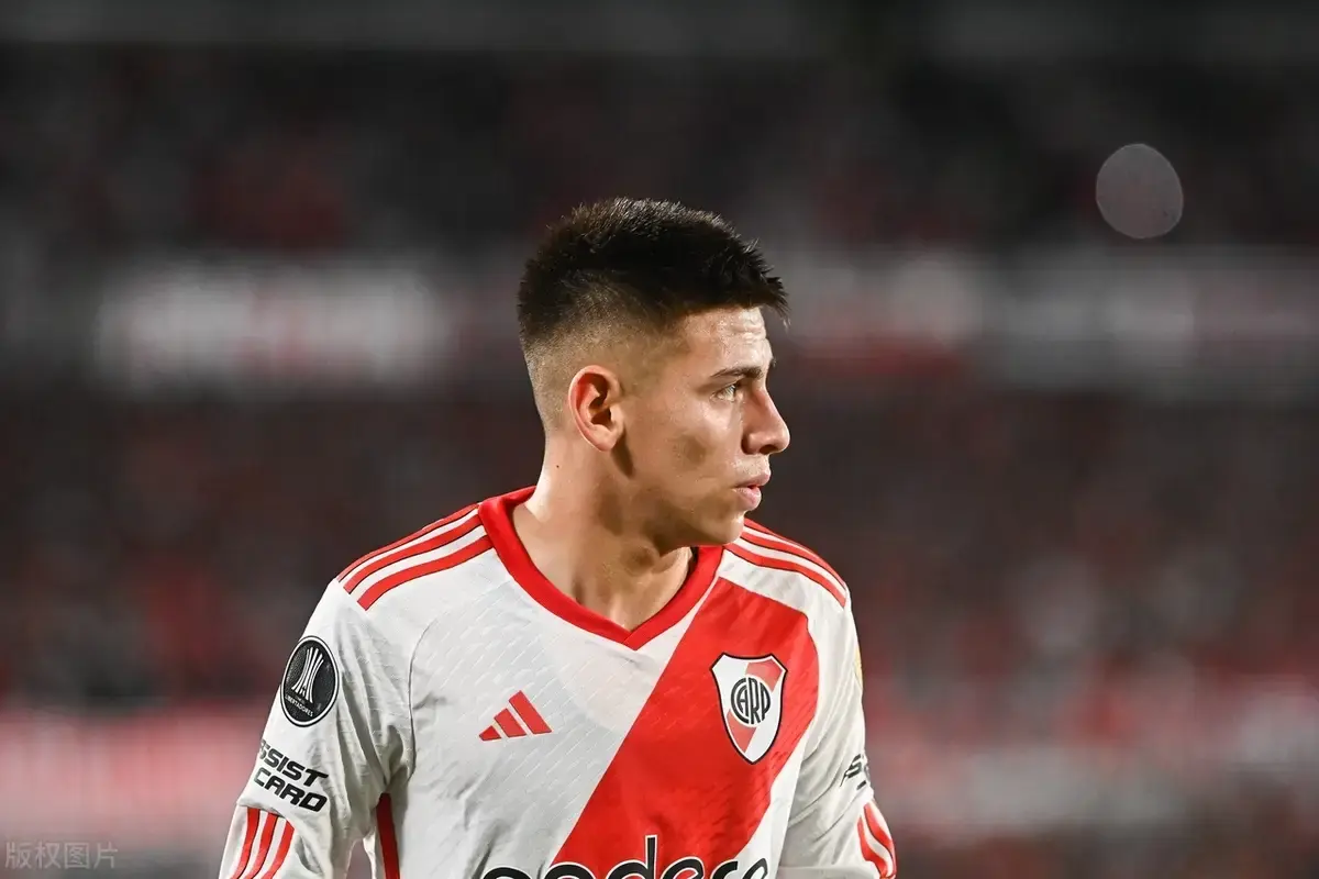 إيشيفيري، مانشستر سيتي، باير ليفركوزن، كاميل لايف