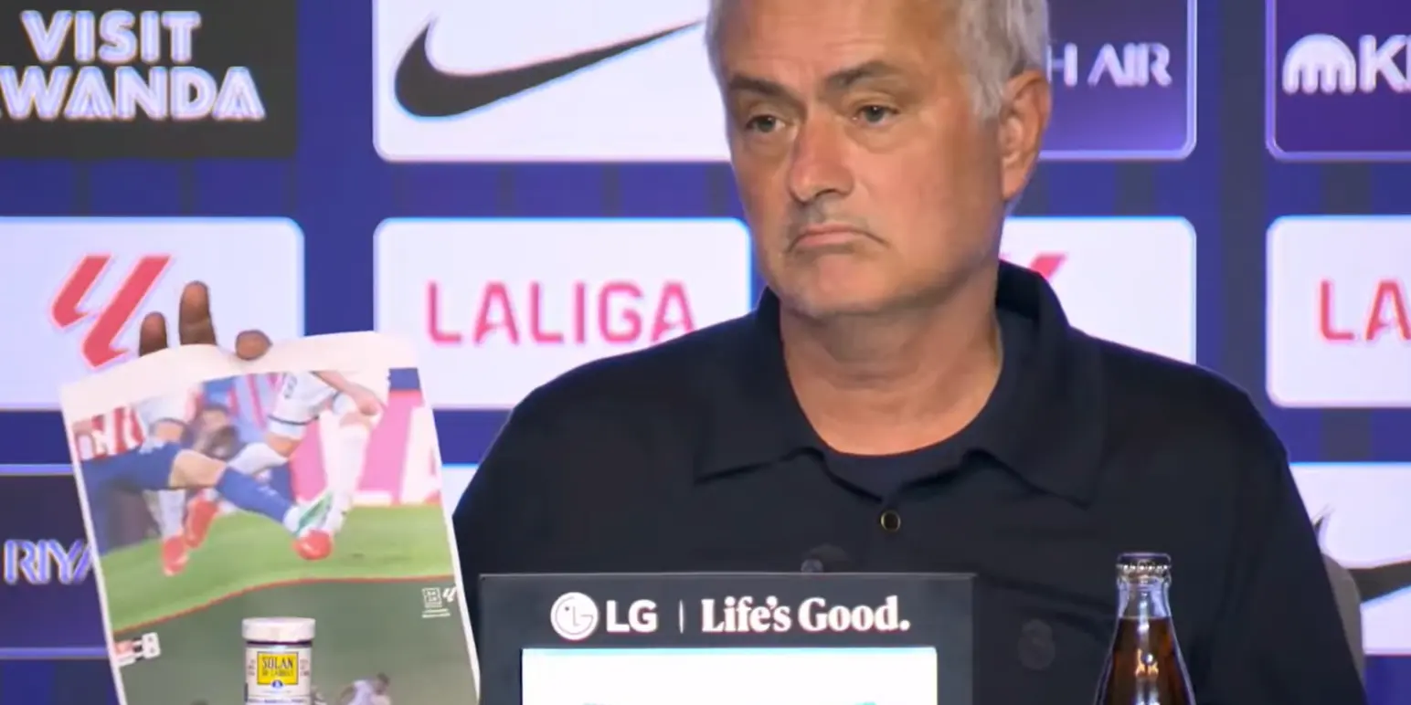 Another Controversial Decision: Mourinho Prints Out Disputed Incidents to Confront Media in Post-Match Press Conference