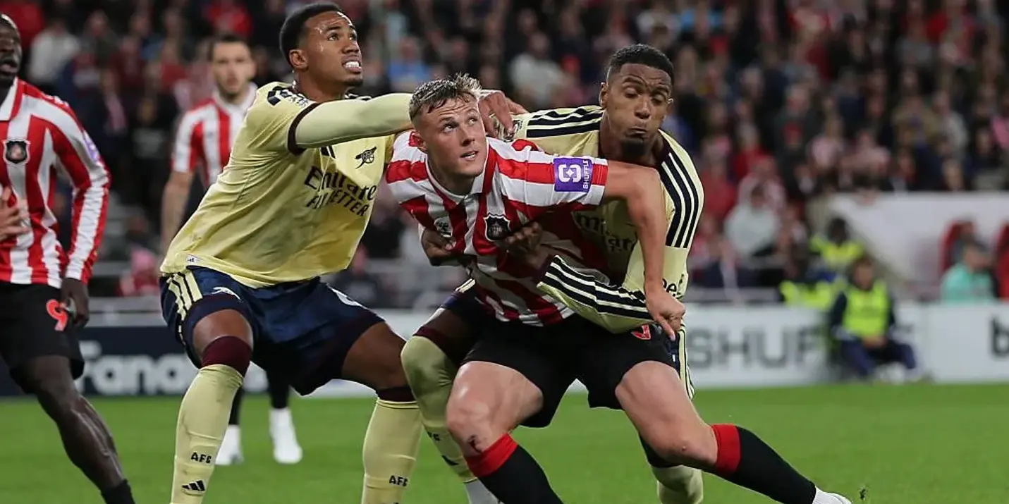 Revisión de árbitros de la Premier League: el único gol del derbi de Manchester debió ser anulado y el Arsenal no debió conceder un penalti